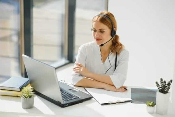 Lee más sobre el artículo ¿Cómo conquistar a tus pacientes con una atención telefónica exitosa?