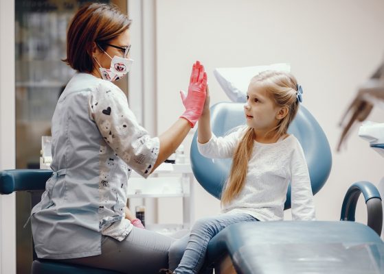 Lee más sobre el artículo Como evitar la odontofobia o miedo al dentista en niños